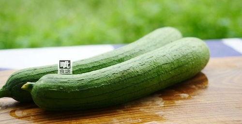 水瓜能连皮吃吗,水瓜连皮食用的健康指南