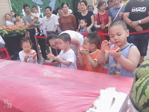 吃瓜围观姿势图片,揭秘吃瓜群众的独特姿势