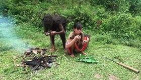 户外唱歌吃瓜,甜蜜瓜果相伴时光