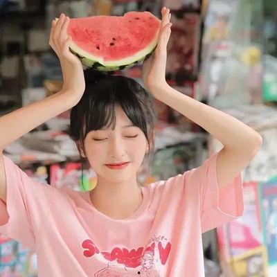 吃瓜女孩头像清新,少女头像下的甜蜜诱惑